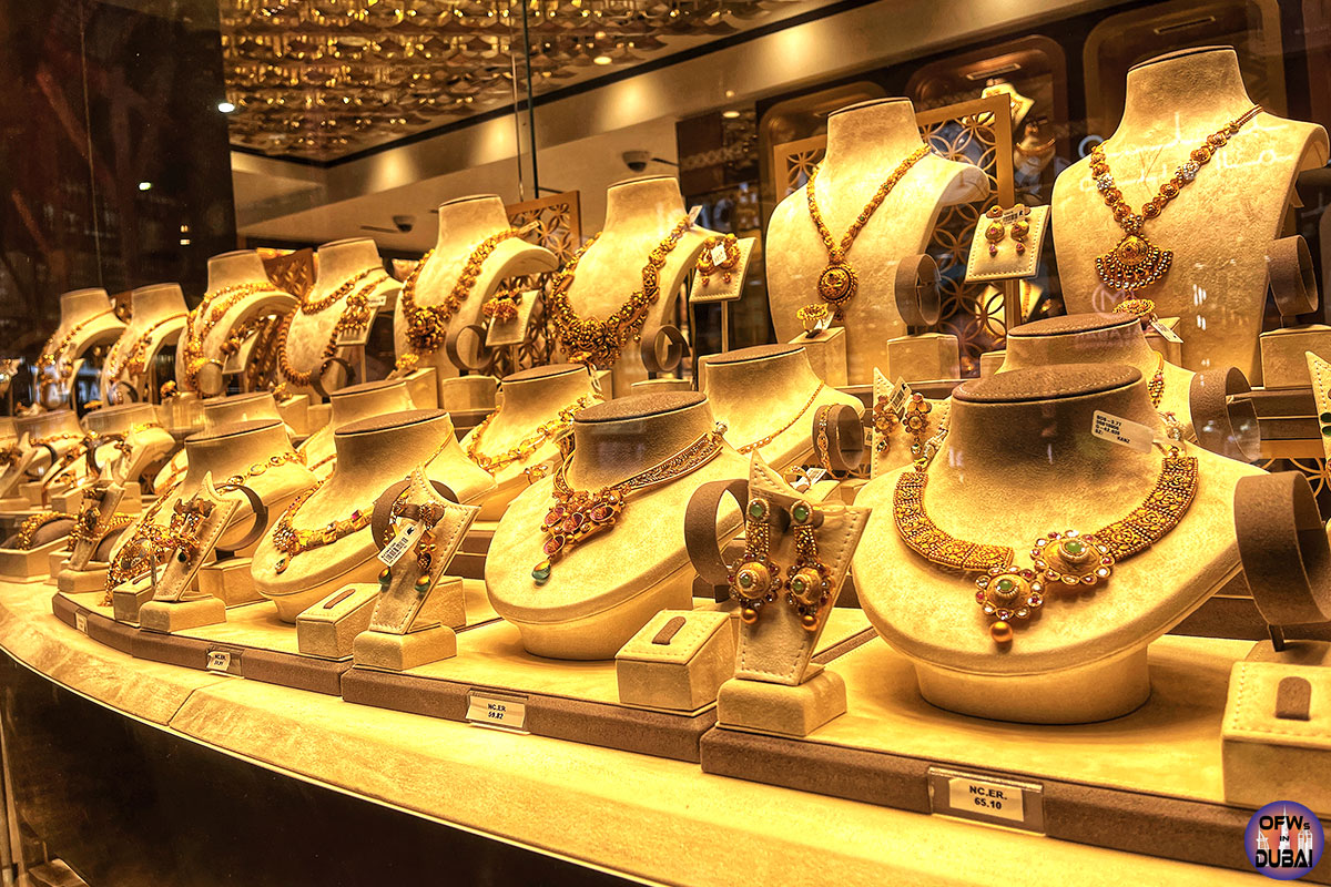 Gold-Display-at-Gold-Souq