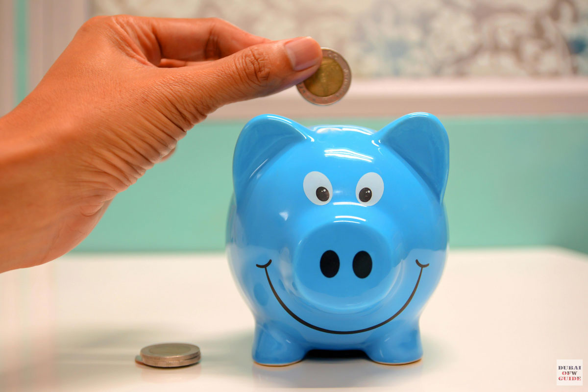 Save-monmey-on-a-piggy-bank