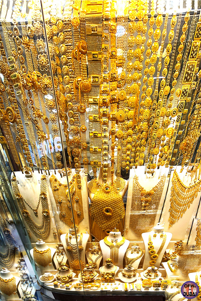 Beautiful-Gold-Display-at-Gold-Souk