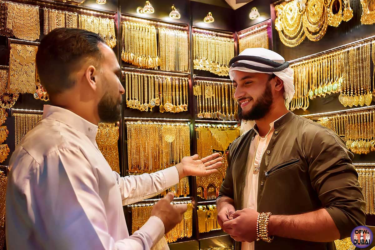 Negotiating-the-price-in-Gold-Souk