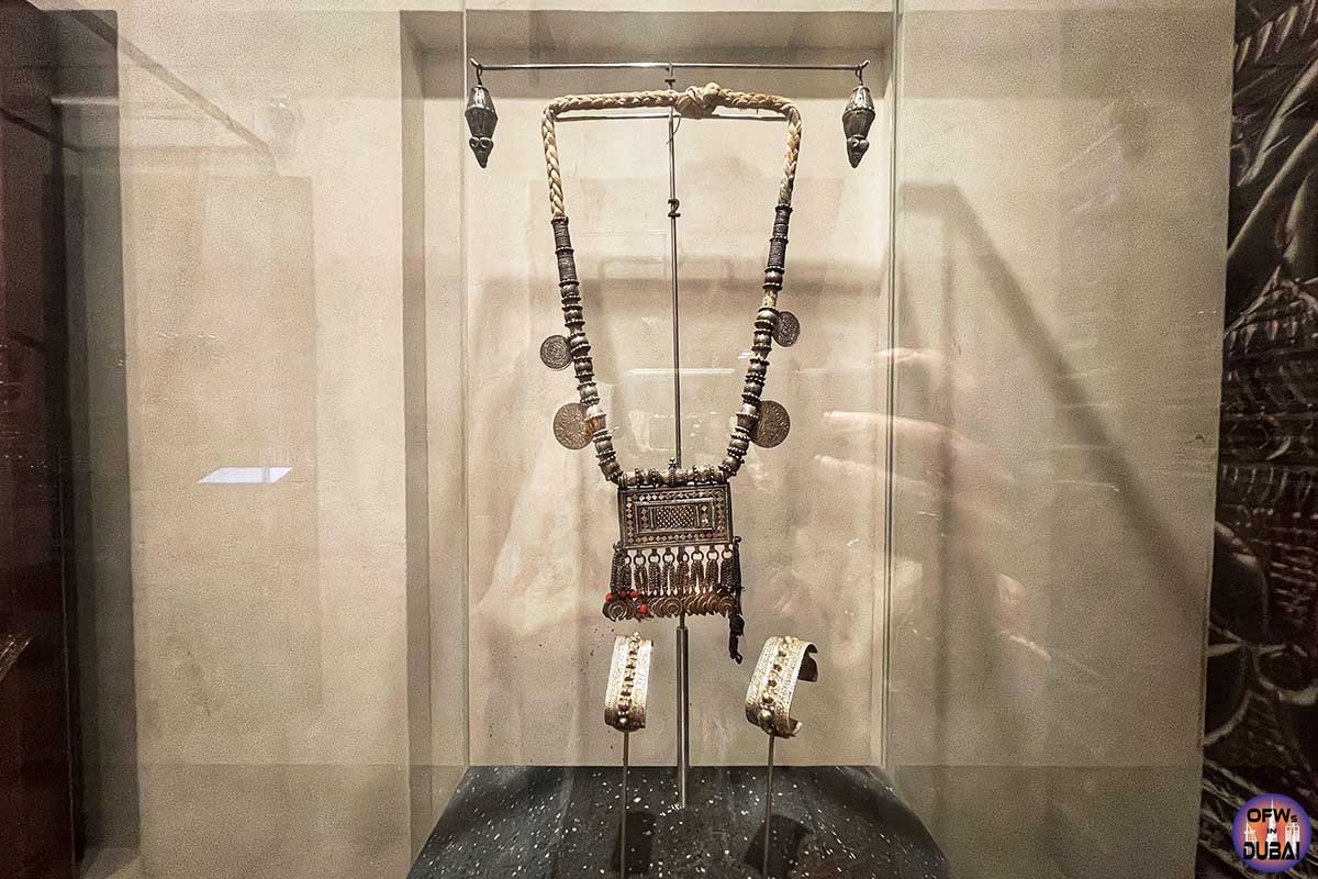 Inside-Jewelry-Exhibit